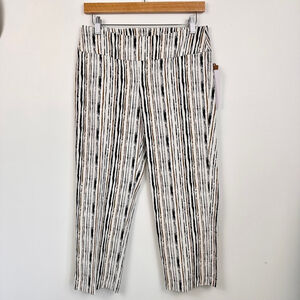 Women's S.C. & CO. Pants Size 8 White Black Striped Capri